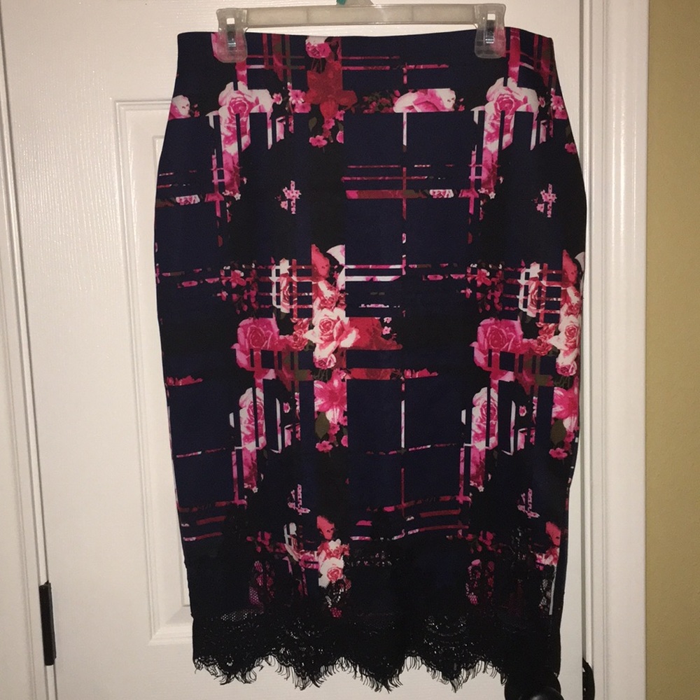 Floral pencil skirt.